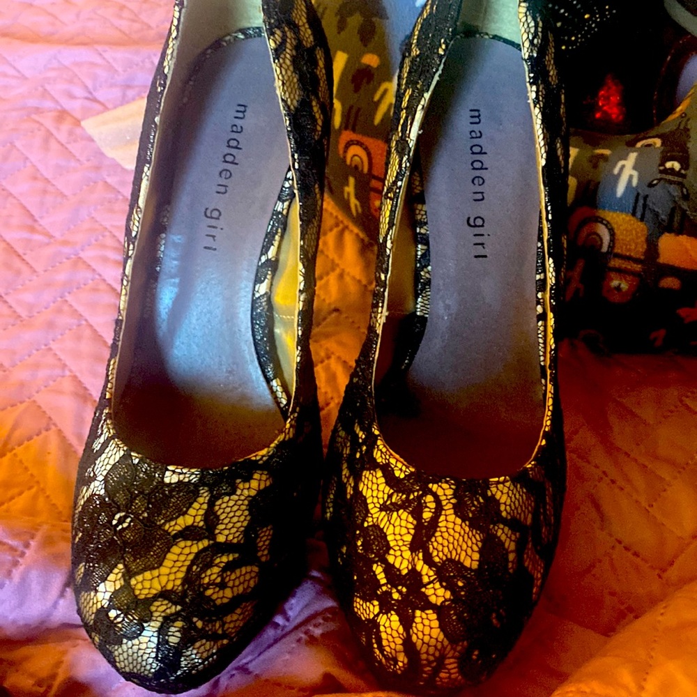 Women black and lace high heel shoes